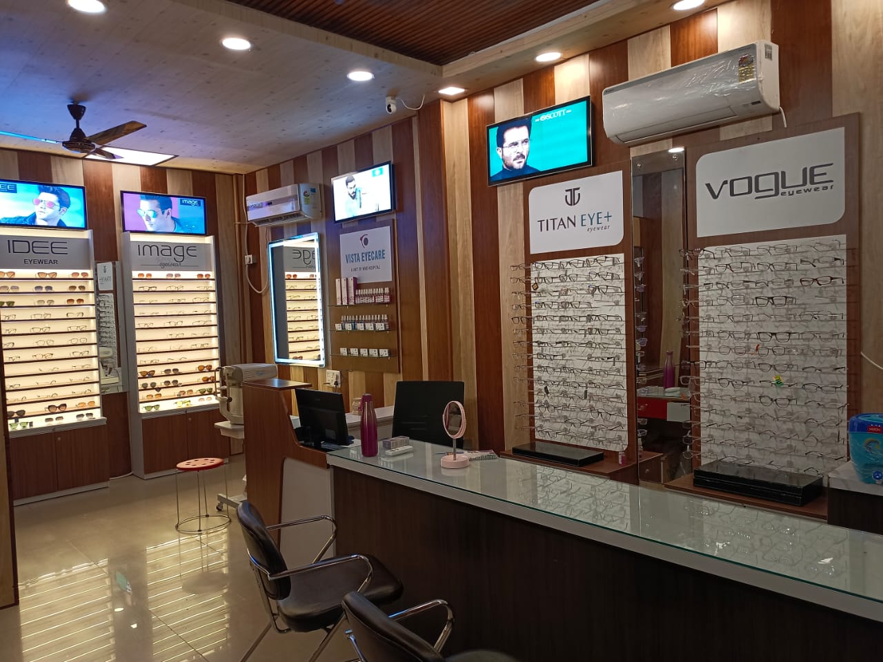 optical showroom 1